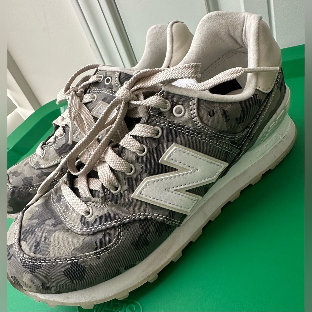 New Balance 574 Camouflage Sneakers Sz 6